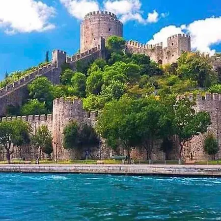 Bogaz'inda, Bahceli, 5 Katli Villa-500m2 *