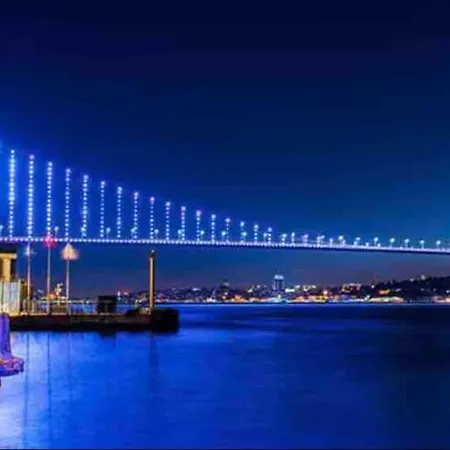 Bogaz'inda, Bahceli, 5 Katli Villa-500m2 Holiday home Istanbul