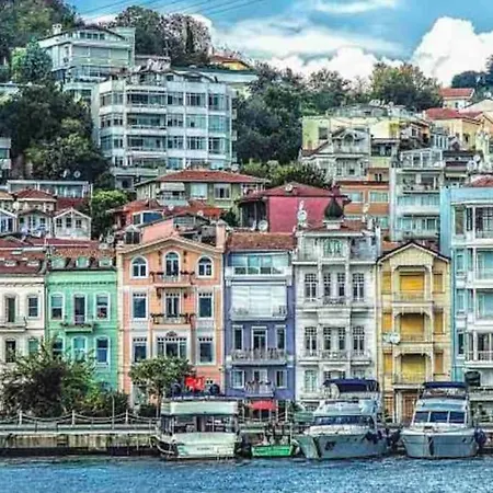 Bogaz'inda, Bahceli, 5 Katli Villa-500m2 Istanbul
