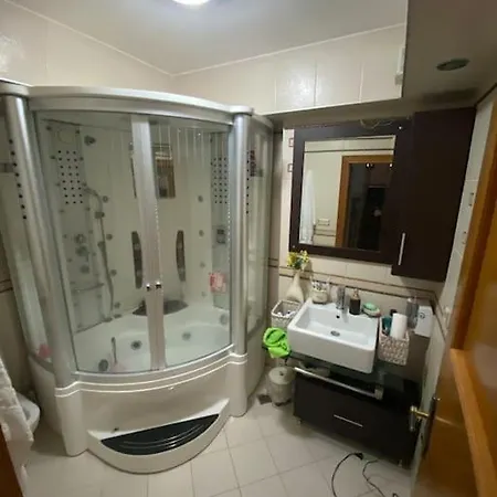 Bogaz'inda, Bahceli, 5 Katli Villa-500m2 *