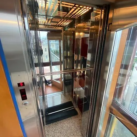 Bogaz'inda, Bahceli, 5 Katli Villa-500m2