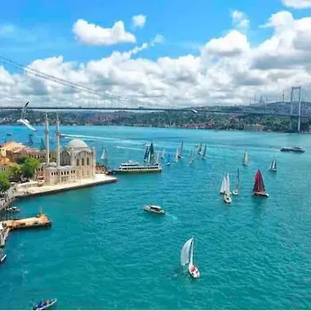Bogaz'inda, Bahceli, 5 Katli Villa-500m2 * Istanbul