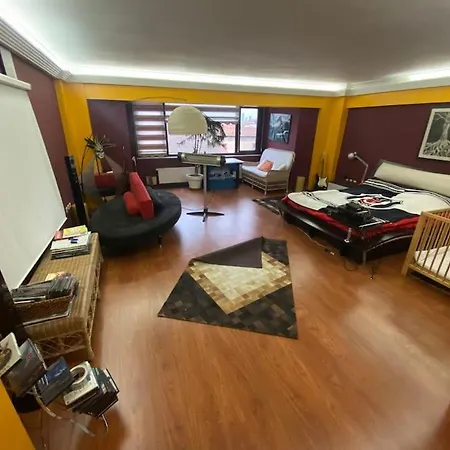 Bogaz'inda, Bahceli, 5 Katli Villa-500m2 Istanbul