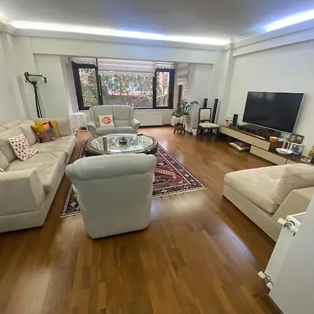 Bogaz'inda, Bahceli, 5 Katli Villa-500m2 Holiday home Istanbul
