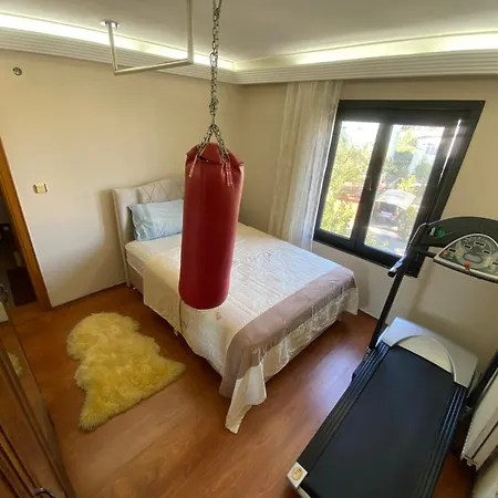 Bogaz'inda, Bahceli, 5 Katli Villa-500m2